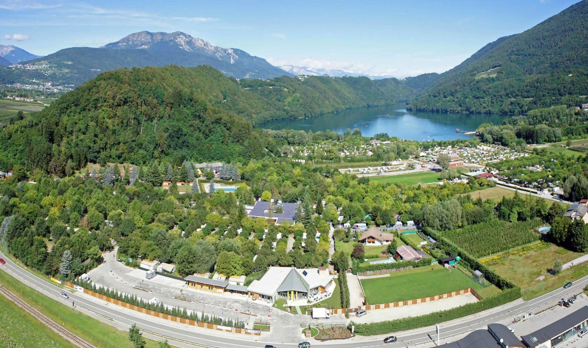 Hotel Camping Due Laghi à Levico Terme Extérieur photo